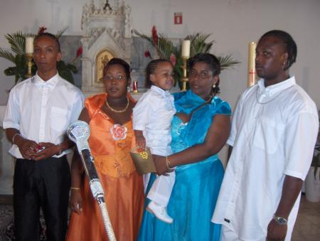 Parin, Maraine, Bryan, Maman, Papa.